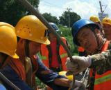 哈牡鐵路電氣化改造工程濱綏線K38立交橋主跨箱梁架設(shè)
