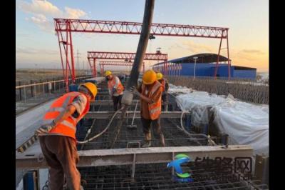 兵團西山新區(qū)公路項目預(yù)制箱梁產(chǎn)量突破80片項目建設(shè)加速推進